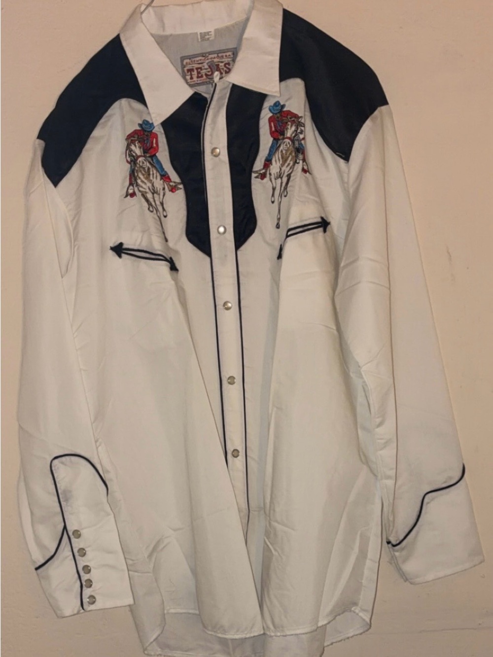 Western Embroidered Snap-Front Shirt Jacket - White & Black